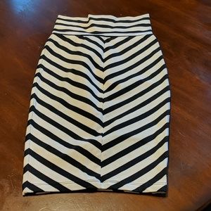 Striped pencil BEBE skirt